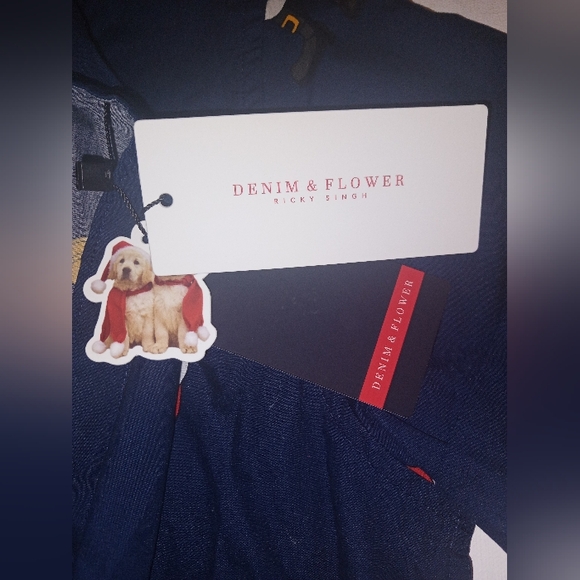 Denim & Flower Ricky Singh Holiday Button Santa Short Sleeve Shirt - Picture 4 of 7